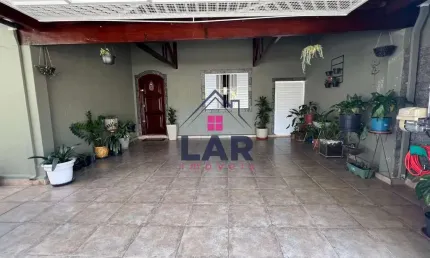 Uma bela casa localizada no bairro Vila Beatriz, com excelente acabamento.