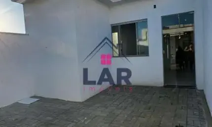 Vende-se Casa com excelente acabamento, localizada no bairro Parque Real