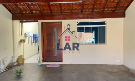 Vende-se casa com excelente acabamento e localização em Pouso Alegre