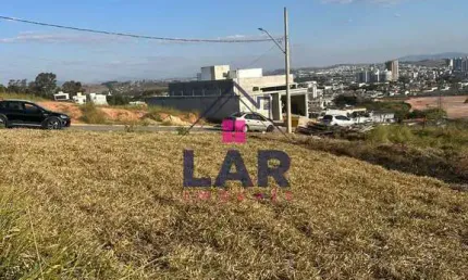Vende-se terreno com excelente topografia e localização em pouso alegre