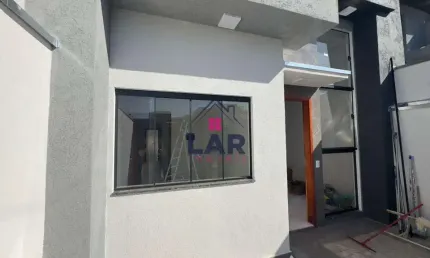 Casa com 3 quartos sendo 1 suíte com excelente localização e preço condizente