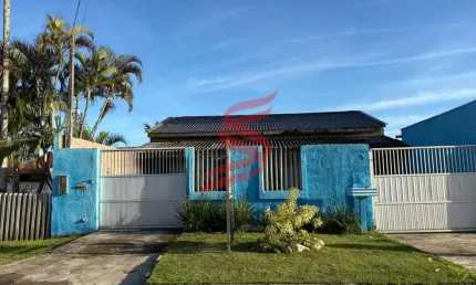 Casa à venda com terreno de 540 m² mais 2 casas em construção– ótima oportunidade para investimento!