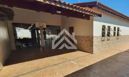 Casa  no Jardim Floriadiana com 3 dormitorios ,ampla, arejada, aceita Financiamento!
