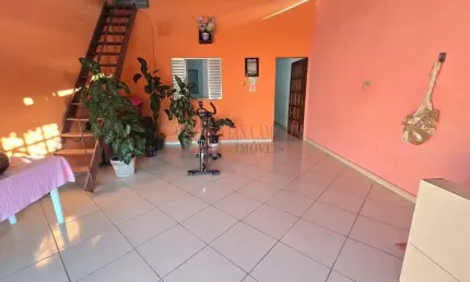 Casa com 2 dormitórios e 2 ediculas em Jardim São Vicente  -  São Paulo