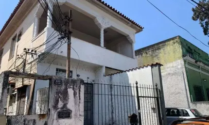 Casa com 3 quartos à venda na Rua Barreiros, 670, Ramos, Rio de Janeiro, 110 m2 por R$ 220.000