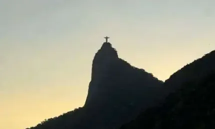 Fantástica cobertura em Botafogo com vista cinematográfica