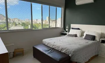Imóvel para aluguel possui 200 metros quadrados com 4 quartos em Leblon - Rio de Janeiro - RJ