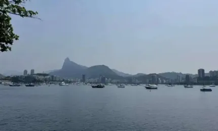 Sobrado para aluguel possui 480 metros quadrados com 4 quartos em Urca - Rio de Janeiro - RJ