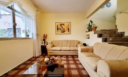 Casa de 3 quartos com Suíte  e espaço Gourmet á  Venda