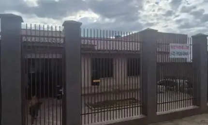 Casa 3 quartos com amplo terreno e edícula no Esplanada