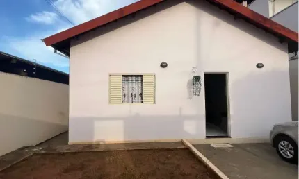 Casa com 2 quartos à venda na Rua Acácio dos Santos Júnior, Parque Clayton Malaman, Pirassununga