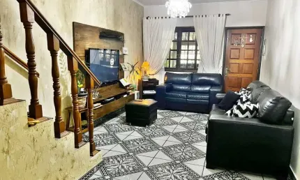 Sobrado à venda, 88 m², 2 quartos, 2 banheiros, 1 suíte