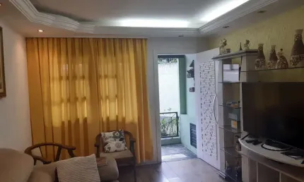 Sobrado à venda, 88 m², 2 quartos, 2 banheiros, 1 suíte
