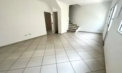 Sobrado à venda, 80 m², 3 quartos, 2 banheiros, 1 suíte