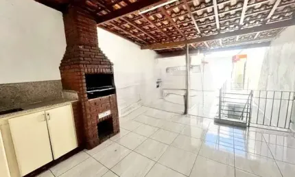 Sobrado à venda, 100 m², 2 quartos, 2 banheiros, 2 suítes