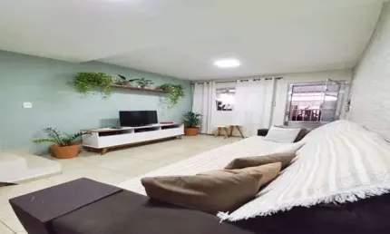 Sobrado à venda, 104 m², 2 quartos, 2 banheiros, 1 suíte