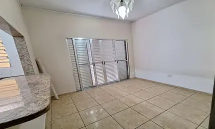 Casa à venda, 165 m², 2 quartos, 2 banheiros, 1 suíte