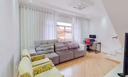 Sobrado à venda, 160 m², 3 quartos, 2 banheiros, 1 suíte