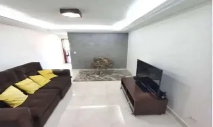 Sobrado à venda, 90 m², 2 quartos, 3 banheiros, 2 suítes