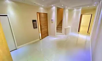 Sobrado à venda, 137 m², 3 quartos, 4 banheiros, 1 suíte