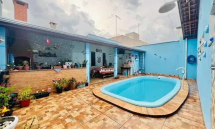 Casa à venda, 124 m², 3 quartos, 2 banheiros, 1 suíte
