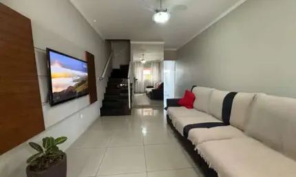 Sobrado à venda, 69 m², 2 quartos, 3 banheiros, 2 suítes