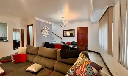 Sobrado à venda, 151 m², 3 quartos, 4 banheiros, 1 suíte