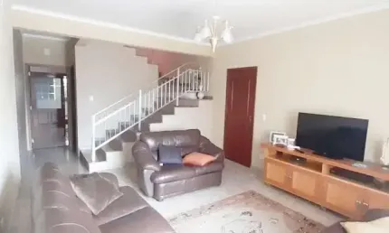 Sobrado à venda, 165 m², 3 quartos, 3 banheiros, 1 suíte