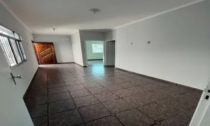 Casa à venda, 138 m², 2 quartos, 2 banheiros, 1 suíte