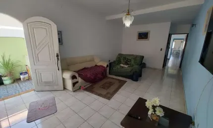 Sobrado à venda, 209 m², 3 quartos, 3 banheiros, 3 suítes