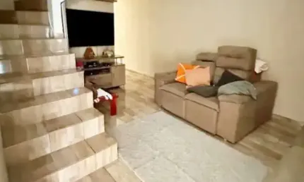 Sobrado à venda, 250 m², 3 quartos, 3 banheiros, 1 suíte