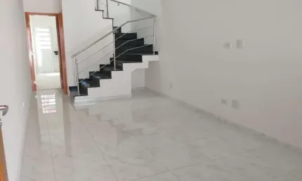 Sobrado à venda, 140 m², 3 quartos, 3 banheiros, 1 suíte