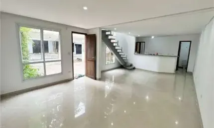 Sobrado à venda, 117 m², 3 quartos, 4 banheiros, 3 suítes