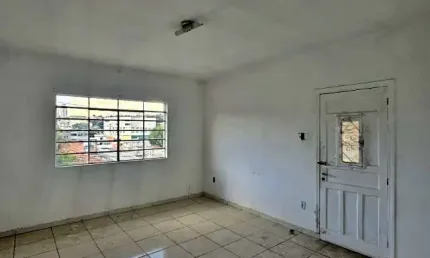 Sobrado à venda, 294 m², 5 quartos, 4 banheiros, 1 suíte