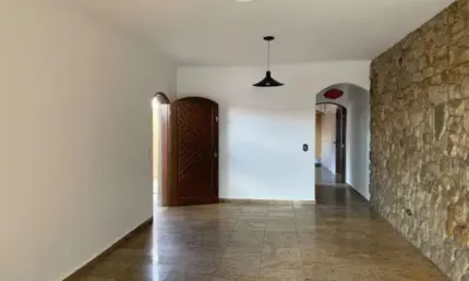 Sobrado à venda, 214 m², 4 quartos, 4 banheiros, 1 suíte