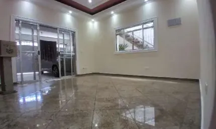 Sobrado à venda, 186 m², 4 quartos, 2 banheiros, 1 suíte