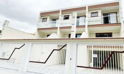 Sobrado à venda, 130 m², 3 quartos, 3 banheiros, 1 suíte