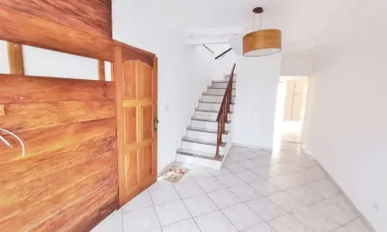 Sobrado à venda, 98 m², 2 quartos, 2 banheiros, 2 suítes