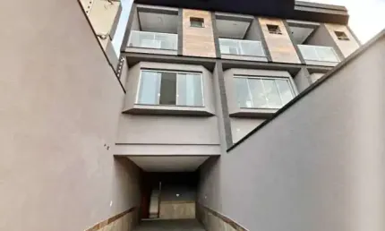 Sobrado à venda, 140 m², 3 quartos, 3 banheiros, 1 suíte