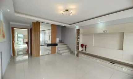 Sobrado à venda, 121 m², 2 quartos, 2 banheiros, 2 suítes