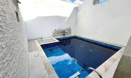 Sobrado à venda, 200 m², 3 quartos, 2 banheiros, 1 suíte