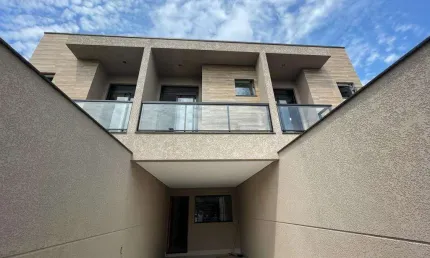 Sobrado à venda, 140 m², 3 quartos, 3 banheiros, 1 suíte