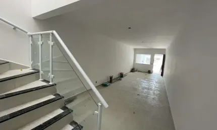 Sobrado à venda, 150 m², 3 quartos, 3 banheiros, 1 suíte