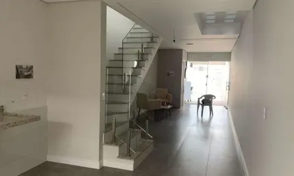 Sobrado à venda, 105 m², 3 quartos, 3 banheiros, 1 suíte