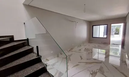 Sobrado à venda, 140 m², 3 quartos, 4 banheiros, 3 suítes