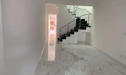 Sobrado à venda, 150 m², 3 quartos, 3 banheiros, 1 suíte
