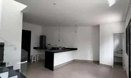 Sobrado à venda, 180 m², 3 quartos, 3 banheiros, 1 suíte