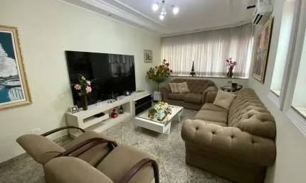 Sobrado à venda, 257 m², 3 quartos, 1 banheiro, 1 suíte