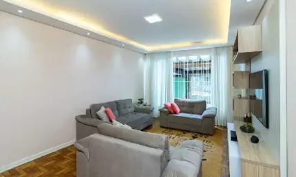 Sobrado à venda, 180 m², 3 quartos, 3 banheiros, 1 suíte