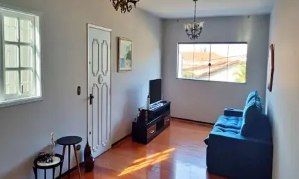 Sobrado à venda, 243 m², 3 quartos, 3 banheiros, 1 suíte